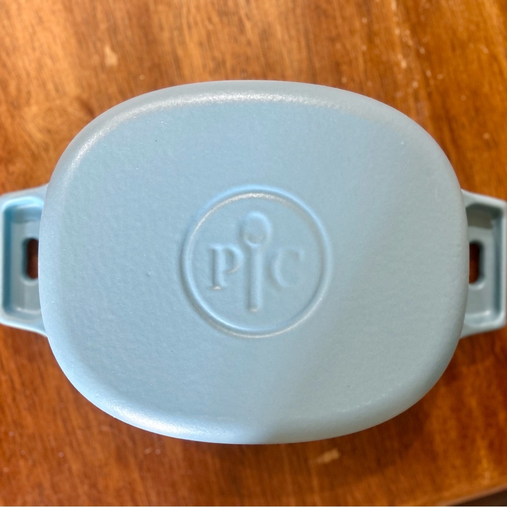 Pampered Chef Light Blue Enameled Cast Iron Casserole ** Limited Edition ** - Picture 3 of 5